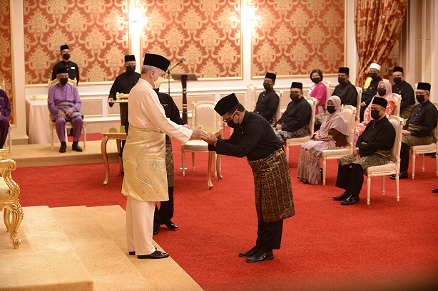 5 ADUN Angkat Sumpah Ahli Majlis Mesyuarat Kerajaan Negeri Perak. : 10 Disember 2020