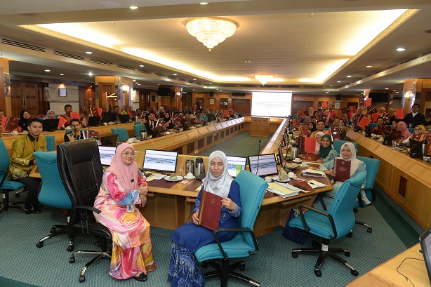 Sesi Penyampaian Sijil Penghargaan Prestasi Cemerlang Jabatan-Jabatan Negeri Perak : 6 Februari 2020
