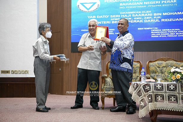 Persatuan Pesara Kerajaan Malaysia Menerima Sumbangan RM140,000 Dari Kerajaan Negeri : 28 Mei 2022.
