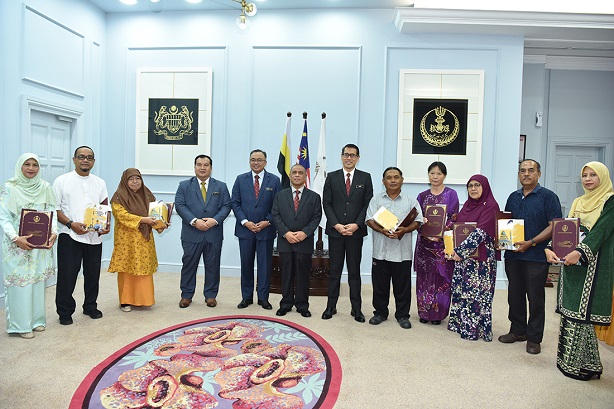 Kerajaan Negeri Perak Sampaikan Insentif Kepada Para Pesara : 3 April 2024