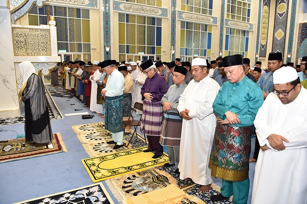 DYAM Raja Dihilir Perak Darul Ridzuan Berkenan Berangkat Ke Majlis Berbuka Puasa Daerah Bagan Datuk : 29 Mac 2024